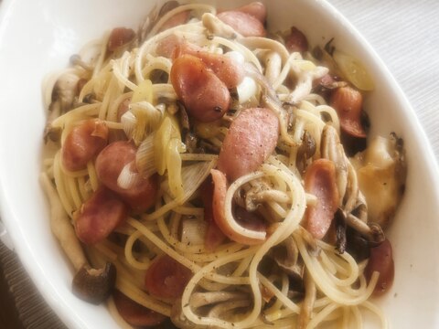 【パスタ】きのことウィンナーのペペロンチーノ